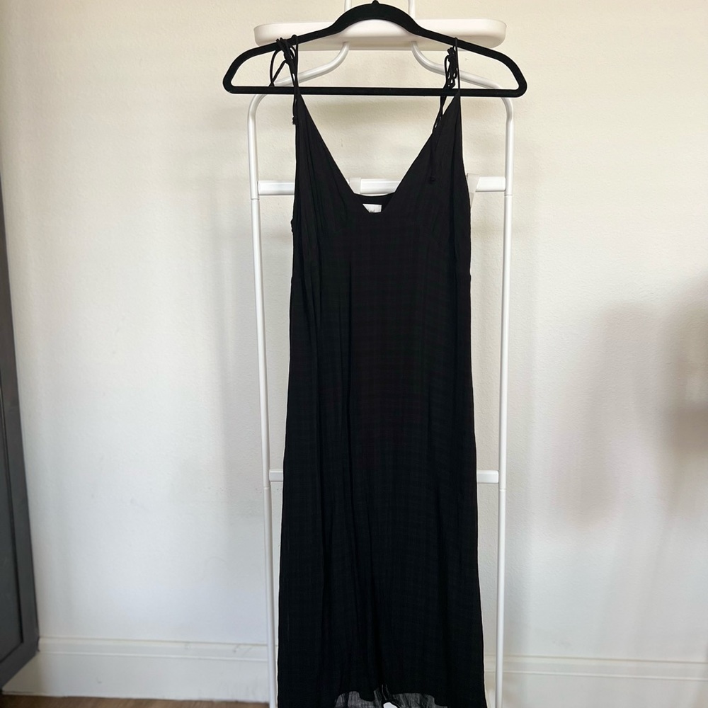 Aritzia Liberty Dress. Color: Black. Size 4